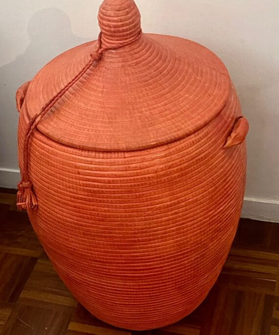 Grand Panier en Cuir et Intérieur Osier et Plastique Recyclé Orange : Élégance et Fonctionnalité