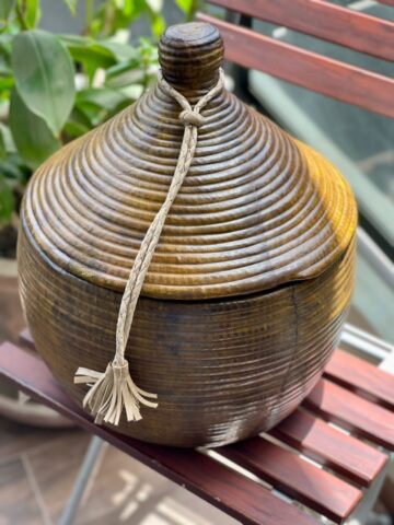 Panier en Osier et Cuir Extérieur